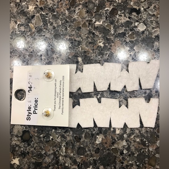 MAMA earrings new not worn - Picture 3 of 3